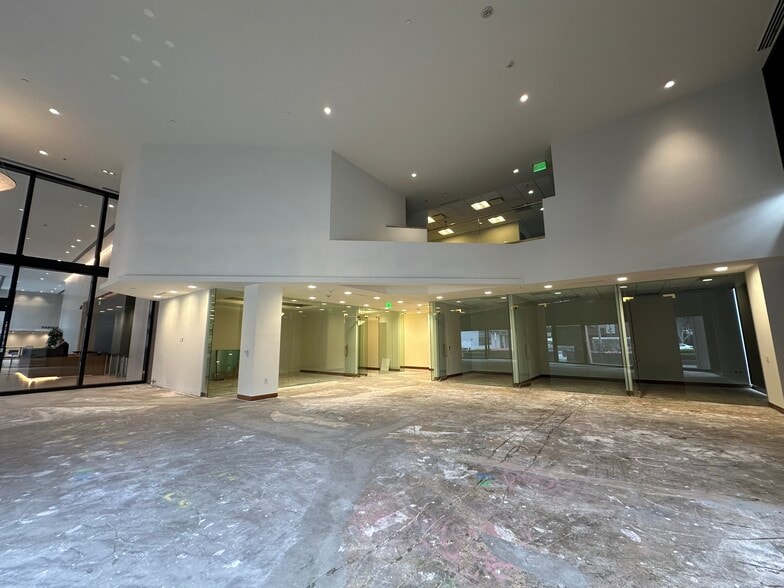 More Photos Of 888 S Figueroa St, Los Angeles Office For Lease