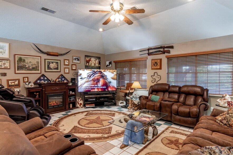 More Photos Of 30729 Mcguinness Dr, Spring Office For Sale