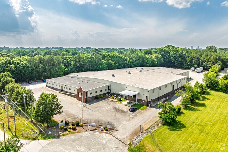 More Photos Of 3655 Reed St, Winston-Salem Warehouse For Lease