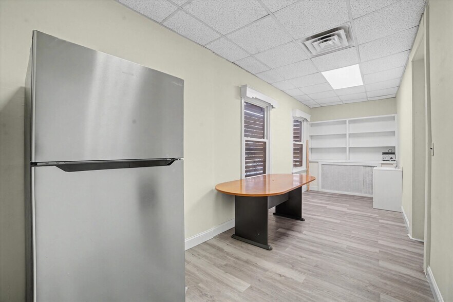 More Photos Of 100 S Highland Ave, Ossining Office For Sale