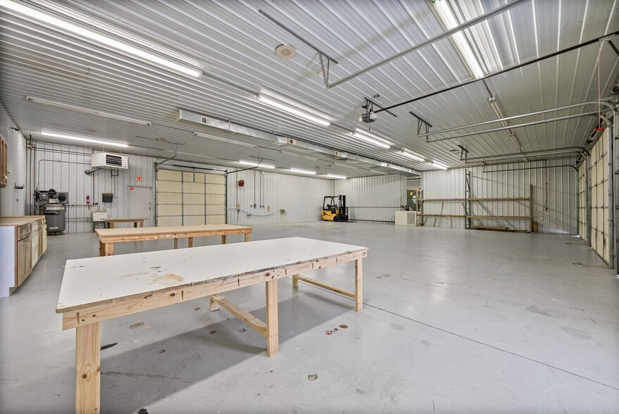 More Photos Of 1811 Alpine Dr, Clarksville Light Manufacturing For Lease