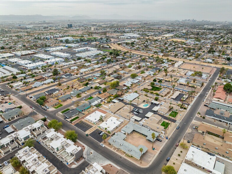 More Photos Of 2002-2010 N 50th St, Phoenix Apartments For Sale