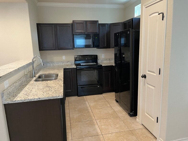 More Photos Of 6618 Mia Way, San Antonio Apartments For Sale