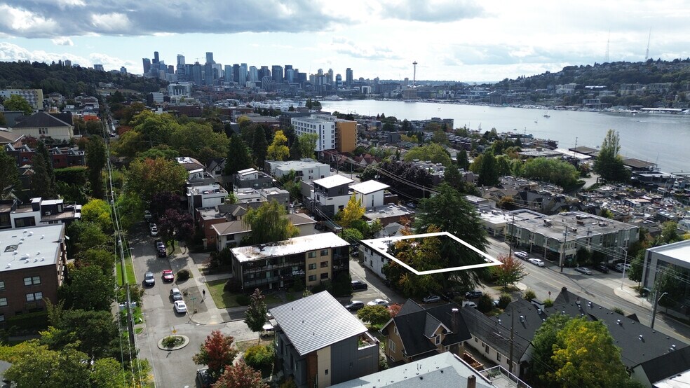 More Photos Of 207 Edgar St, Seattle Office For Sale