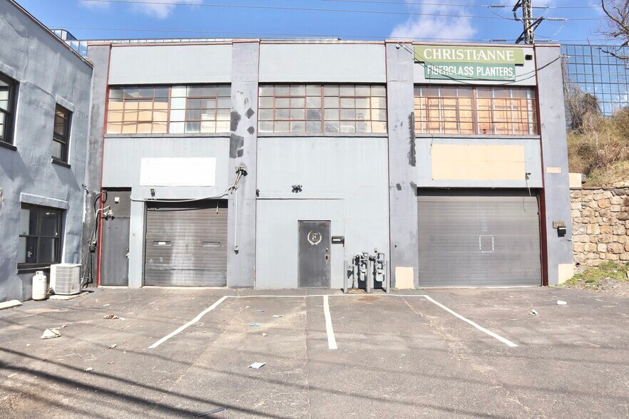 More Photos Of 225 Greenwich Ave, Stamford Manufacturing For Lease