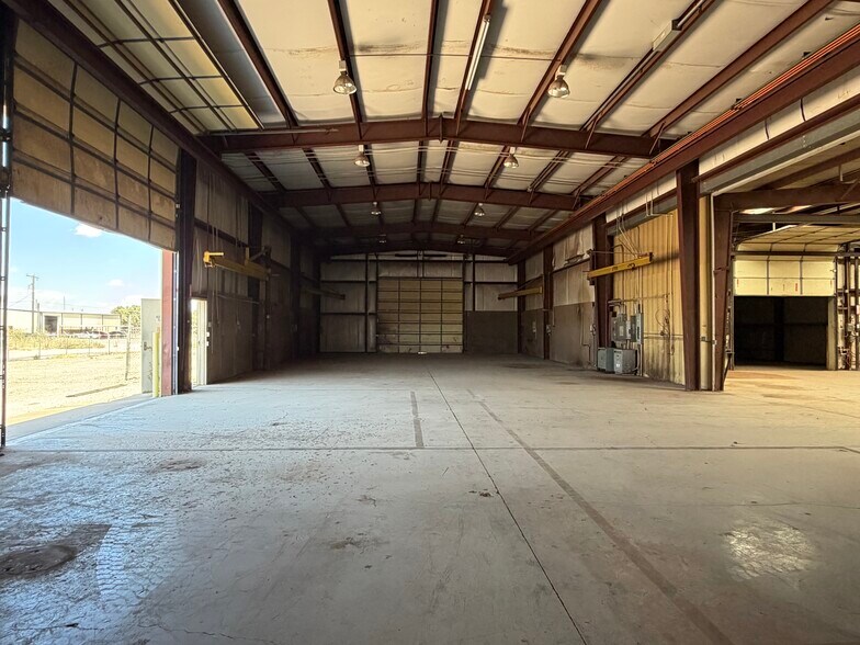 More Photos Of 3762 Kermit Hwy, Odessa Warehouse For Sale