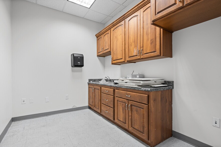 More Photos Of 1365 W Business Park Dr, Orem Office For Lease