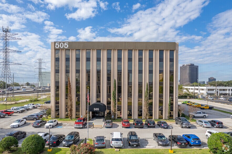 More Photos Of 505 N Sam Houston Pky E, Houston Unknown For Lease