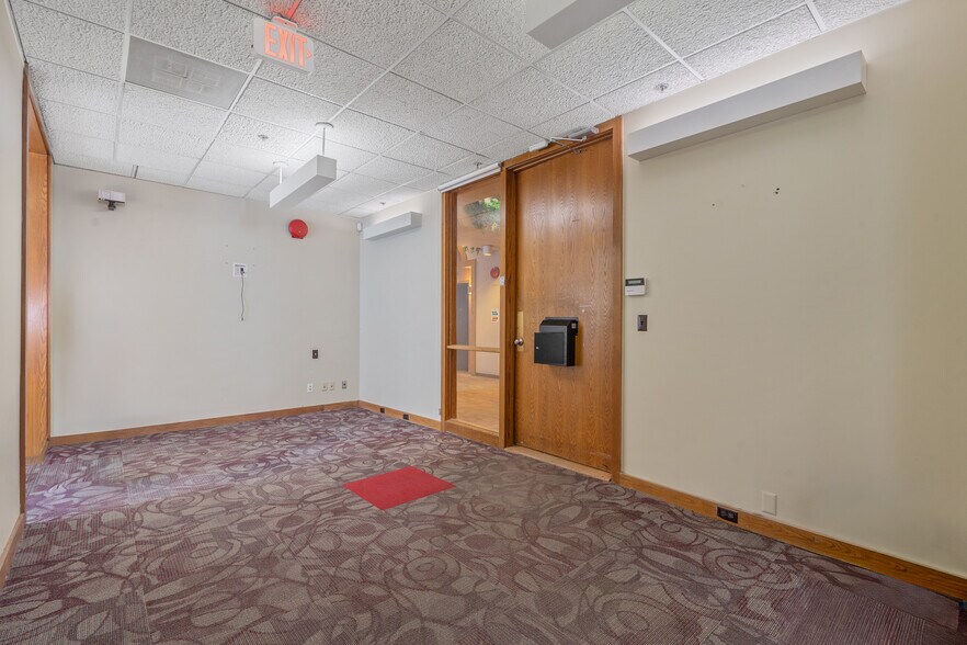 More Photos Of 344 W Genesee St, Syracuse Loft Creative Space For Lease