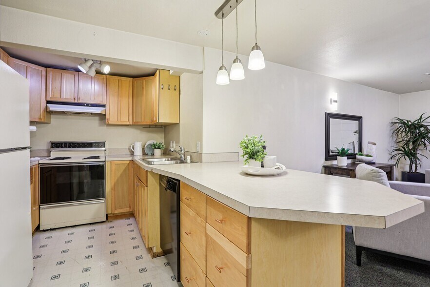 More Photos Of 5733 155th Ave NE, Redmond Apartments For Sale