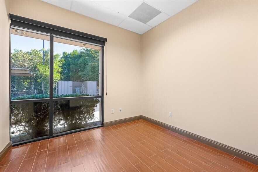 More Photos Of 7206 N Milburn Ave, Fresno Medical For Lease
