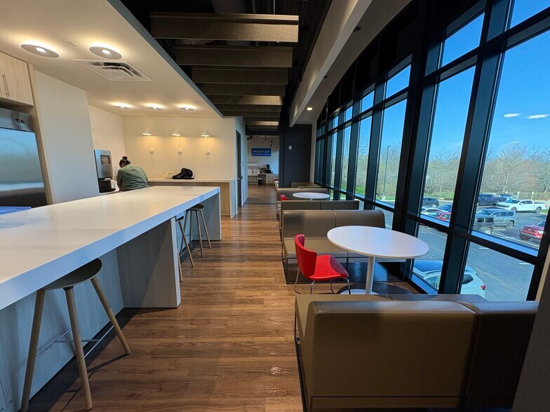 More Photos Of 3900 McCarty Ln, Lafayette Office For Sale