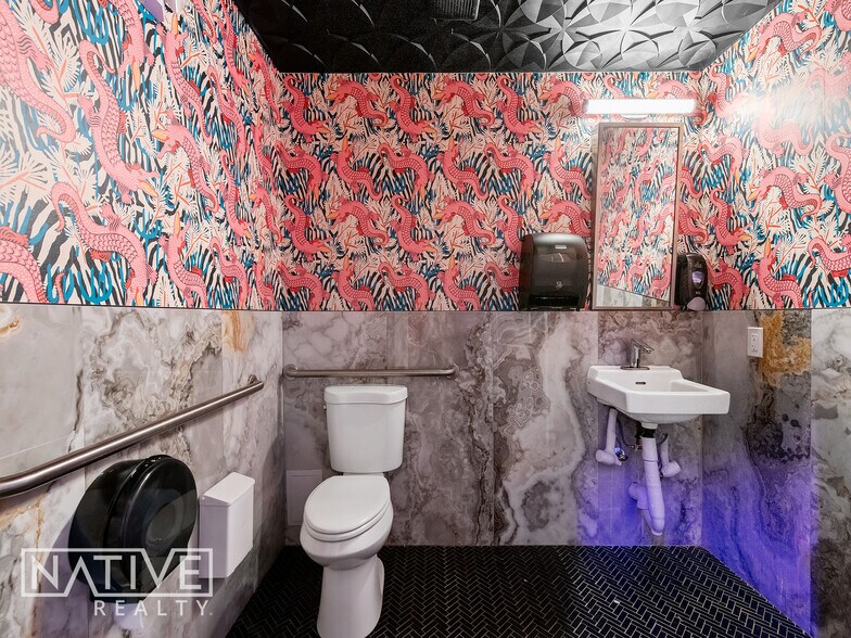 More Photos Of 535 NE 13th St, Fort Lauderdale Showroom For Lease