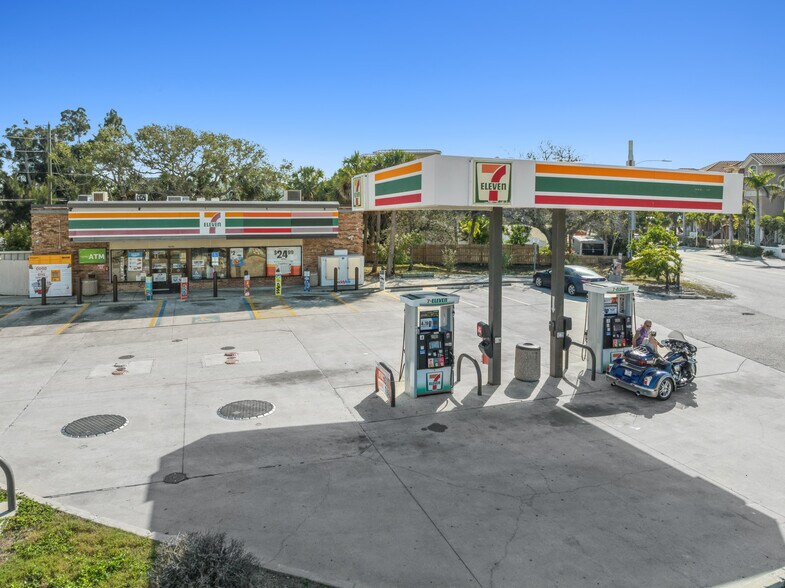 More Photos Of 9695 Gulf Blvd, Treasure Island Service Station For Sale