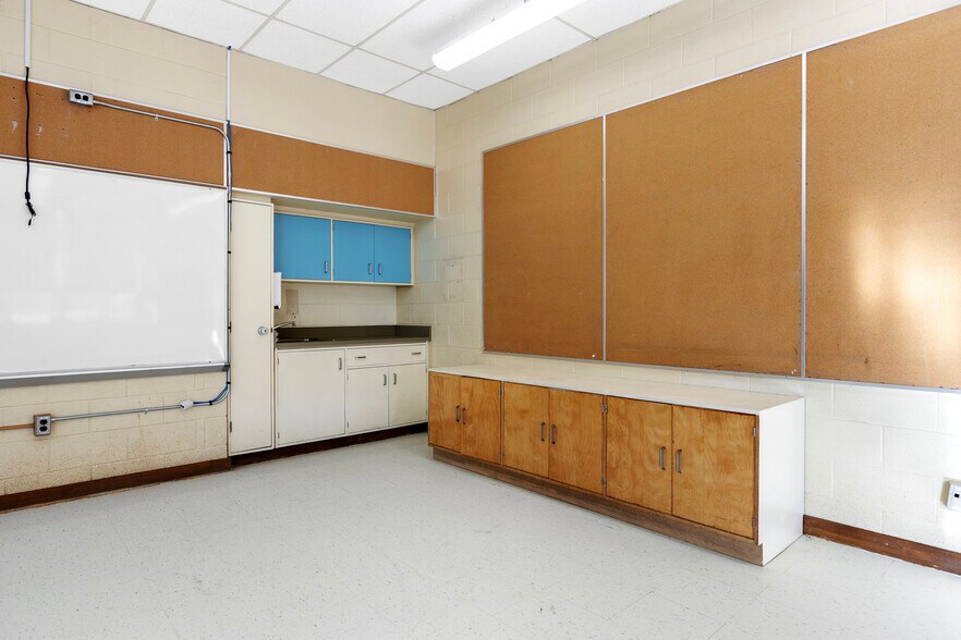 More Photos Of 2625 Draper Av, Ottawa Land For Sale