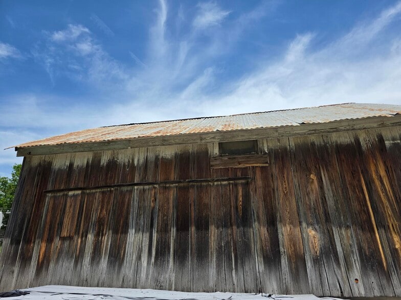 More Photos Of 110 County Road 421, Thorndale Storefront Retail Office For Sale