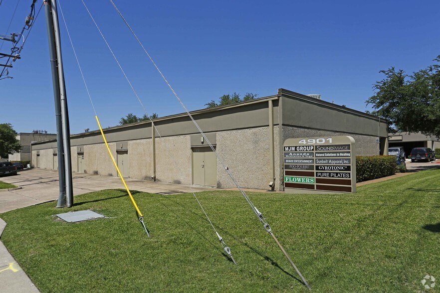 More Photos Of 4901 Keller Springs Rd, Addison Showroom For Lease