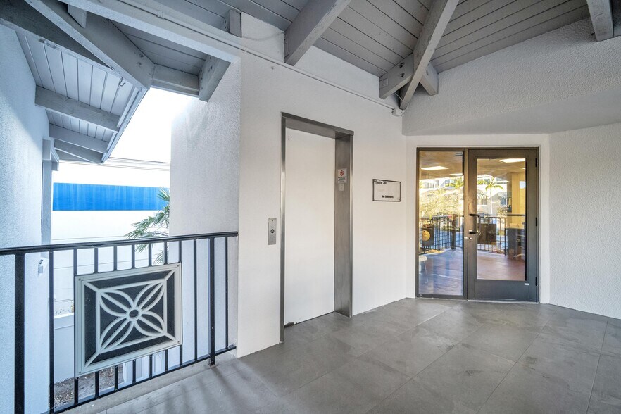 More Photos Of 6699 N Federal Hwy, Boca Raton Office For Lease