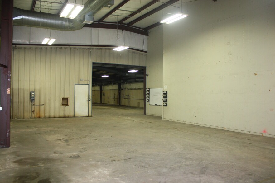 More Photos Of 19111 Fm 362 Rd, Waller Manufacturing For Sale