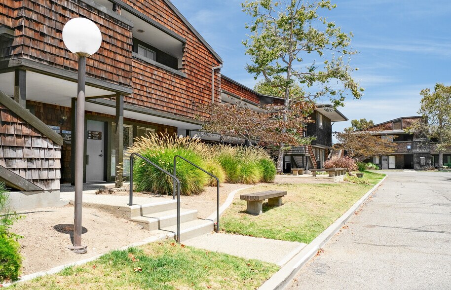 More Photos Of 122 S Patterson Ave, Santa Barbara Office For Sale