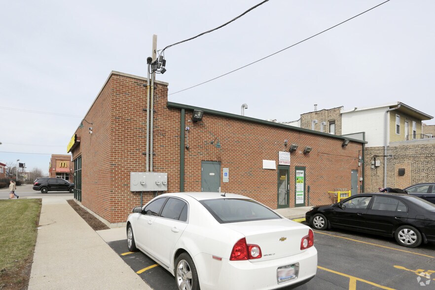 More Photos Of 5617-5619 W Roosevelt Rd, Cicero Freestanding For Lease