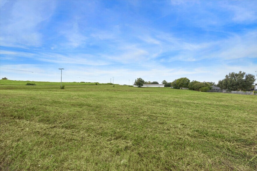 More Photos Of South Market St and Cantey st, Brenham Land For Sale
