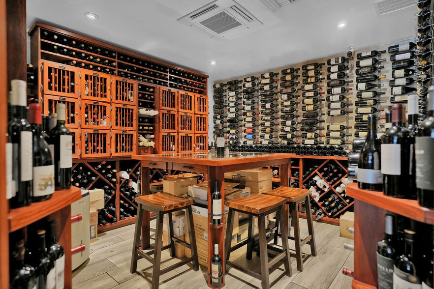 More Photos Of 3800 SW 8th St, Coral Gables Restaurant For Sale
