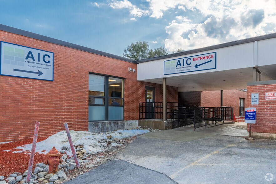 More Photos Of 340 Thompson Rd, Webster Hospital For Lease