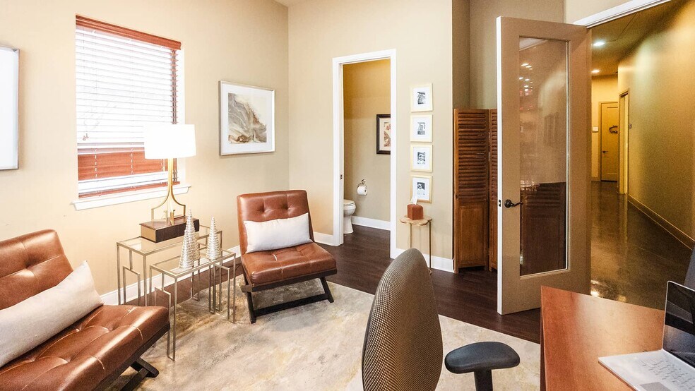 More Photos Of 2511 S Lakeline Blvd, Cedar Park Office For Sale