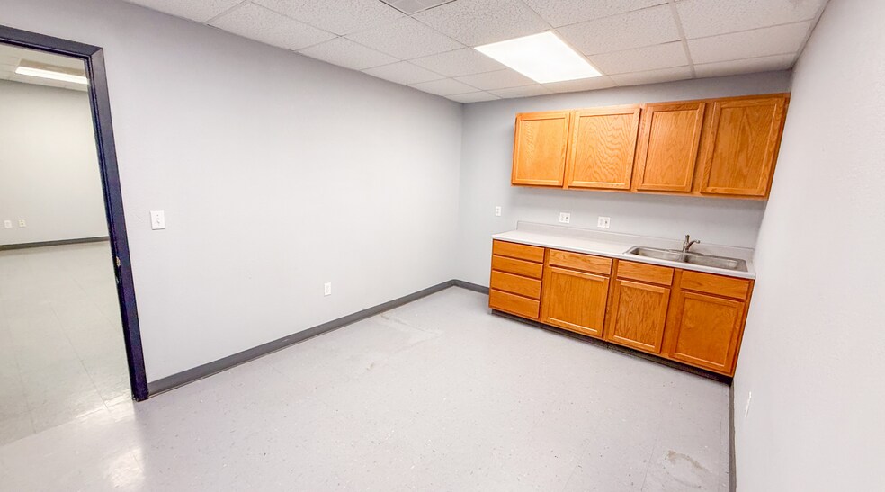 More Photos Of 3611 E State Highway 158, Midland Unknown For Lease
