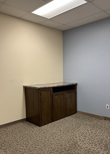 More Photos Of 5734 Sheridan Lake Rd, Rapid City General Retail For Lease