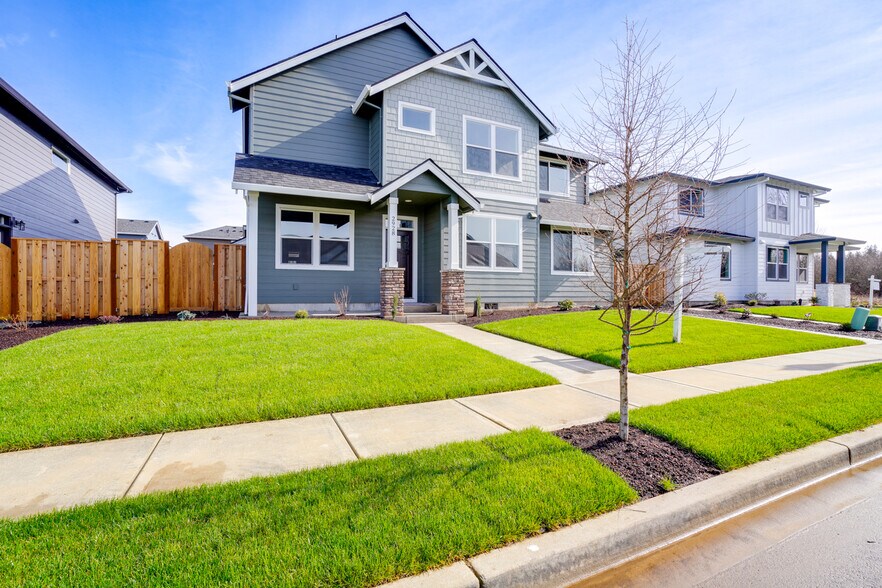 More Photos Of 2924 NW 16th St, Battle Ground Apartments For Sale