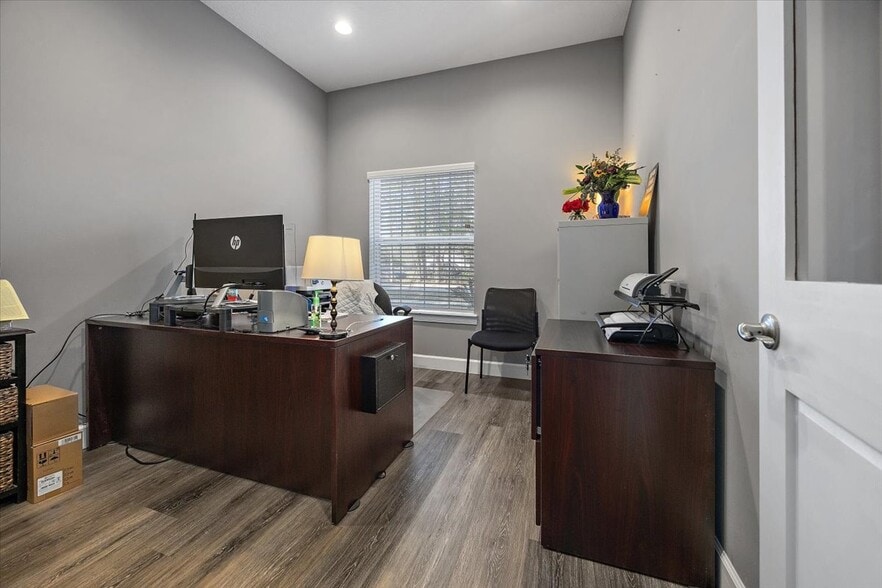 More Photos Of 9521 Shellie Rd, Jacksonville Medical For Sale
