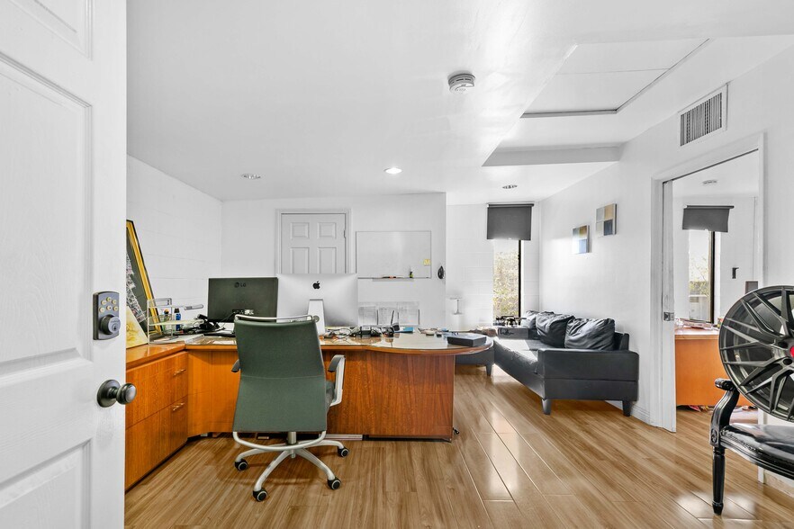 More Photos Of 3133 W Burbank Blvd, Burbank Coworking Space