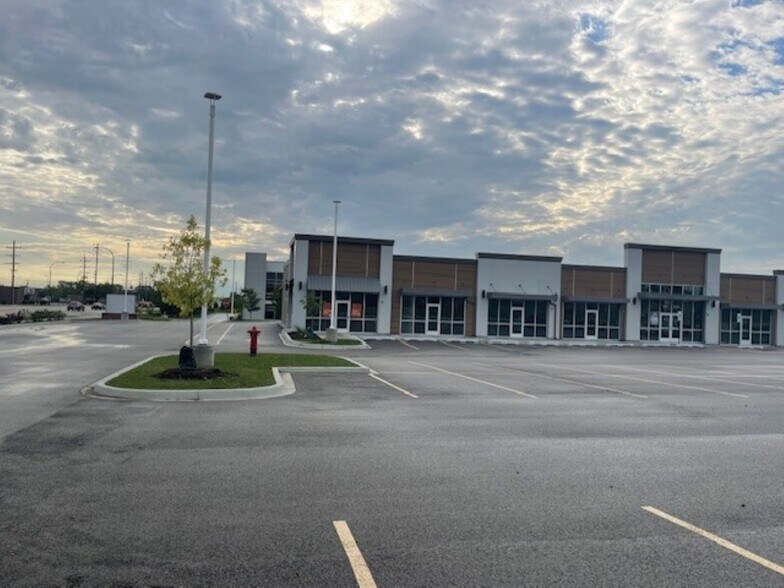 Primary Photo Of 1241 N Rohlwing Rd, Itasca General Retail For Lease