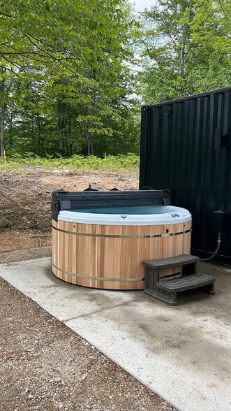 More Photos Of 9239 E 8 Mile Rd, Luther Hotel For Sale