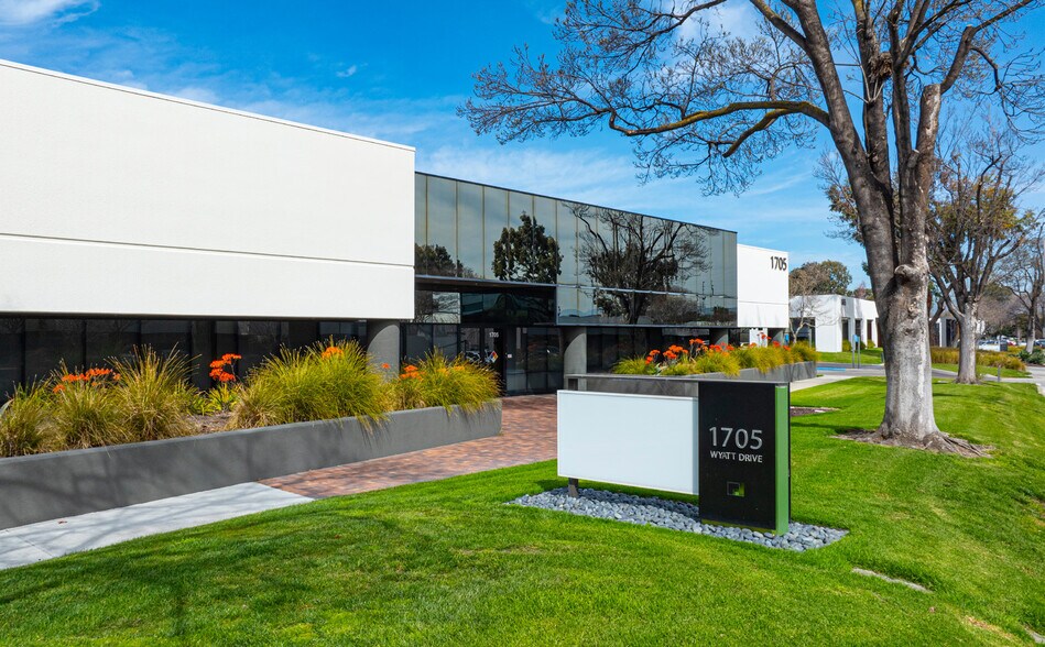 More Photos Of 1705-1715 Wyatt Dr, Santa Clara Research And Development For Lease
