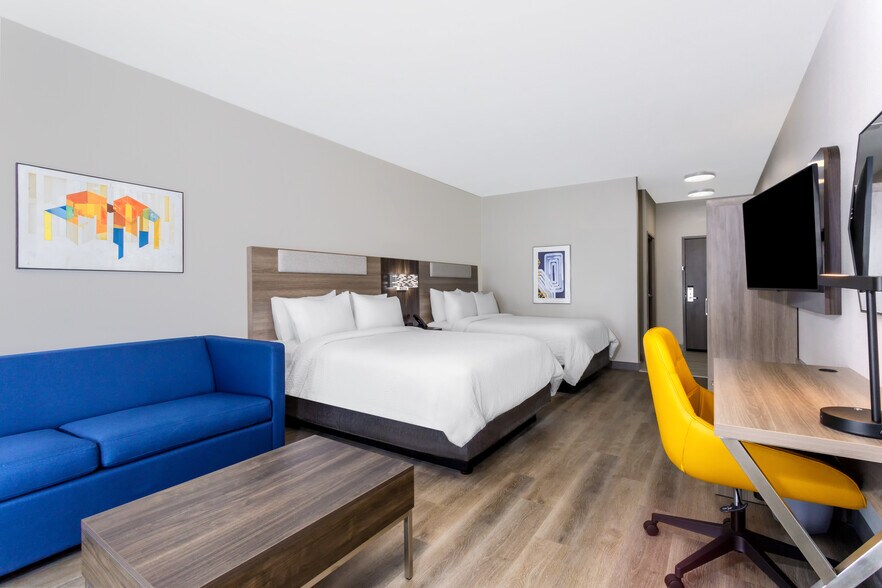 More Photos Of 220 Woodlawn Rd, Macclenny Hotel For Sale