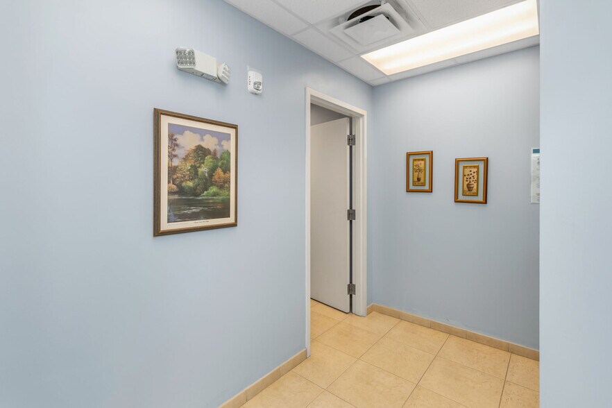 More Photos Of 411 Turner St, Clearwater Religious Facility For Lease