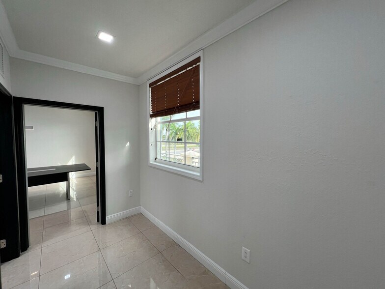More Photos Of 2470 NW 102nd Pl, Doral Storefront Retail Office For Sale