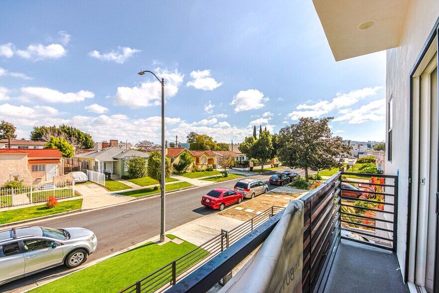 More Photos Of 1923 Carmona Ave, Los Angeles Multifamily For Sale