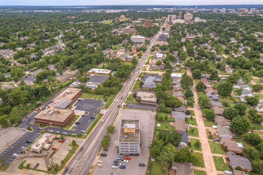 More Photos Of 2651 E 21st St, Tulsa Office For Lease