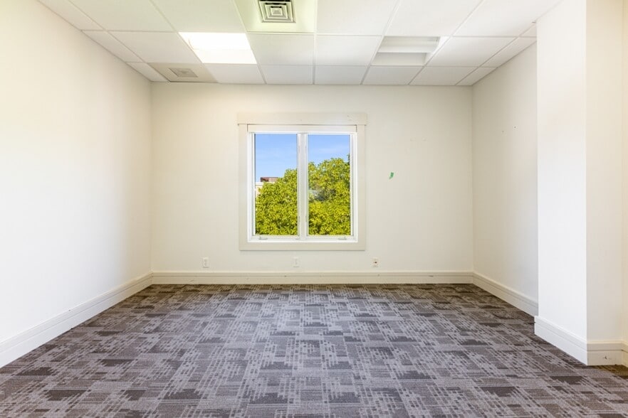 More Photos Of 537 Main St, Park City Storefront Retail Office For Lease