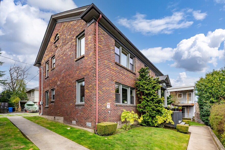 More Photos Of 109-115 30th Ave, Seattle Apartments For Sale