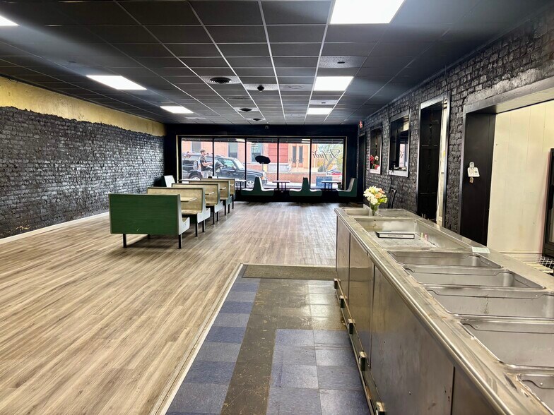 More Photos Of 124 Whitner St, Anderson Storefront Retail Office For Lease