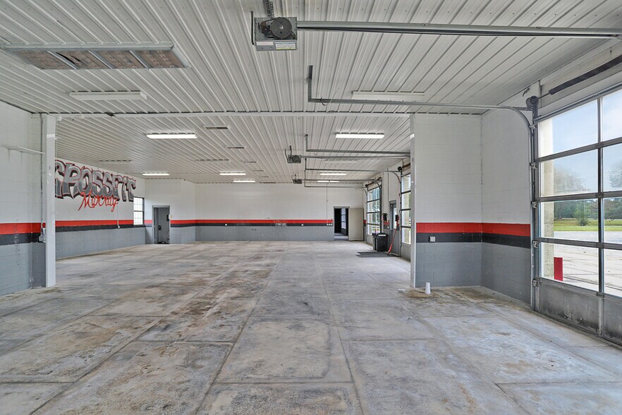 More Photos Of 1184 Poor Farm Rd, Murray Flex For Sale