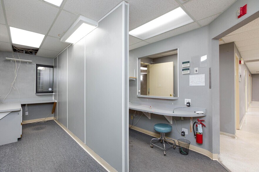 More Photos Of 872 E Sahara Ave, Las Vegas Medical For Lease