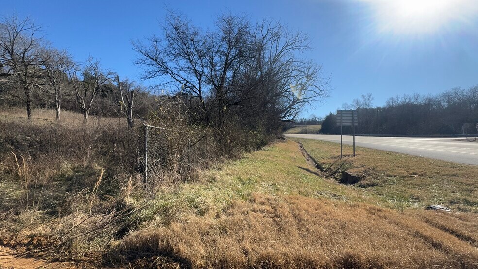 More Photos Of I-40 Exit 415, Dandridge Land For Lease