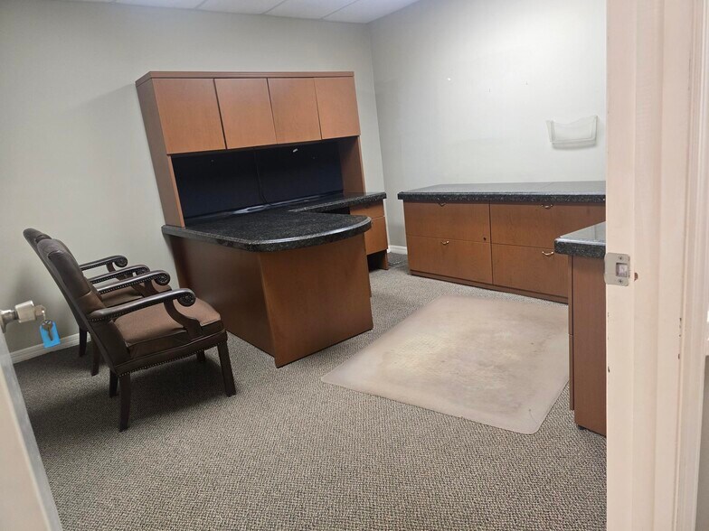More Photos Of 4091 Colonial Blvd, Fort Myers Office Residential For Sale