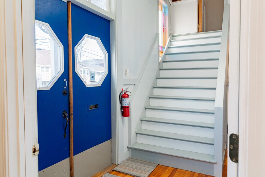 More Photos Of 57 Saco Ave, Old Orchard Beach Freestanding For Lease